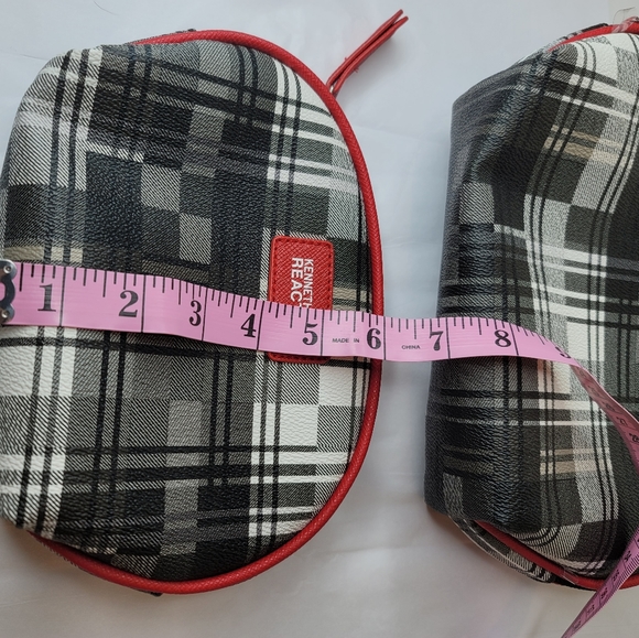 2 KENNETH COLE REACTION cosmetic bags - Picture 7 of 12